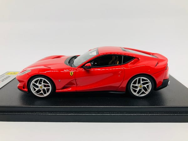 Ferrari 812 Superfast Rosso Scuderia Looksmart